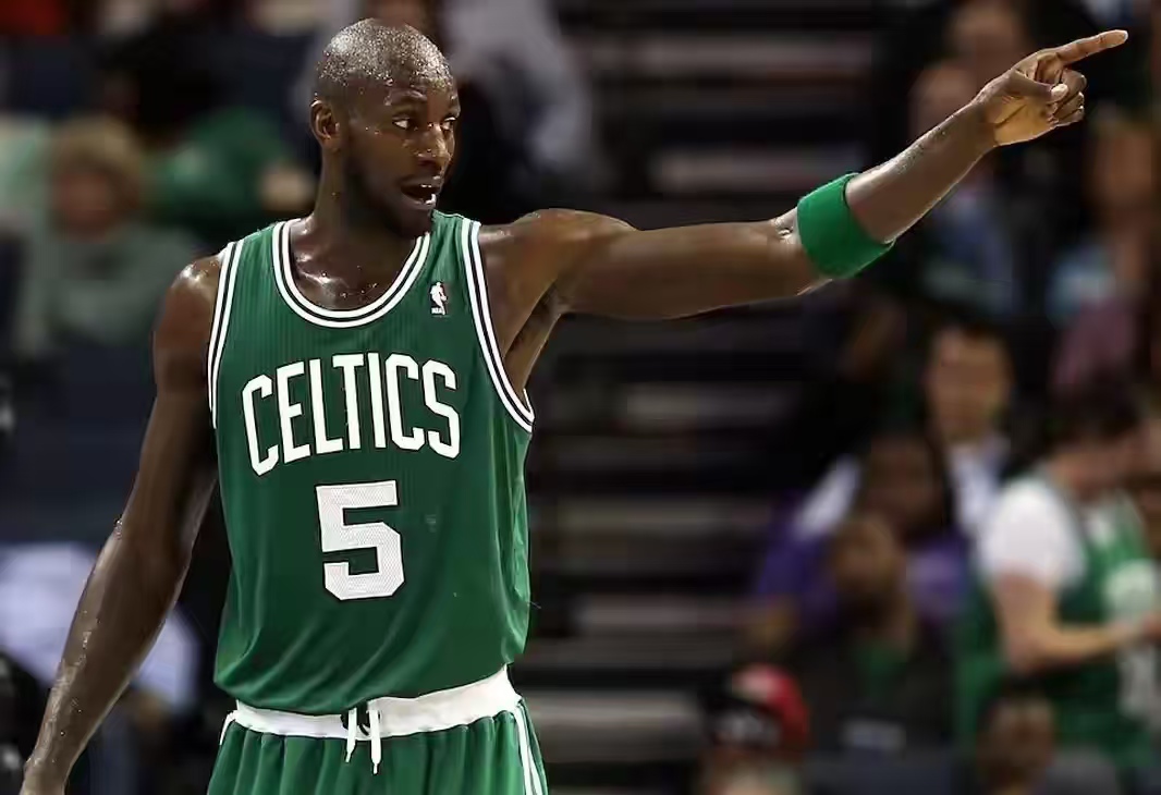 篮球冠军是谁的短视频_打篮球拿的冠军叫什么_篮球冠军叫什么