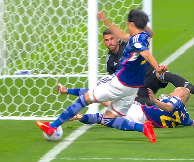 日本足球出界入球规则是什么_日本足球出局_足球入球数怎么玩