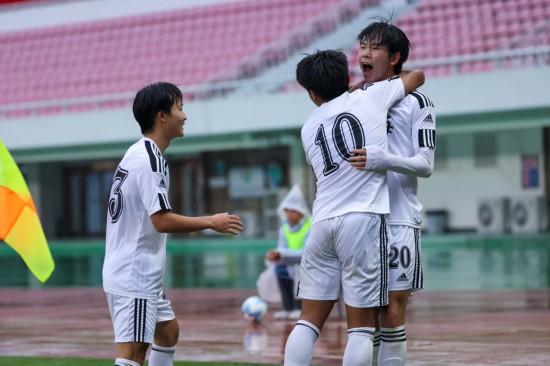 全国足球冠军是谁_足球冠军运动全国会员多少钱_全国足球运动会冠军