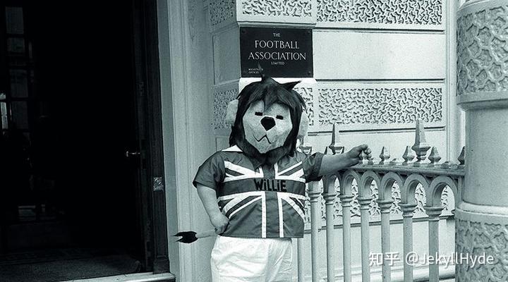 世界足球杯的冠军奖杯叫什么_关于足球的世界冠军杯_足球杯冠军世界排名榜