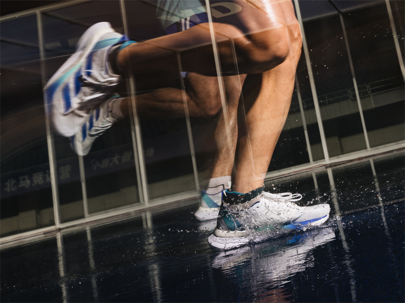 阿迪达斯北京马拉松跑鞋_阿迪达斯马拉松品牌是正品吗_北京马拉松 阿迪达斯