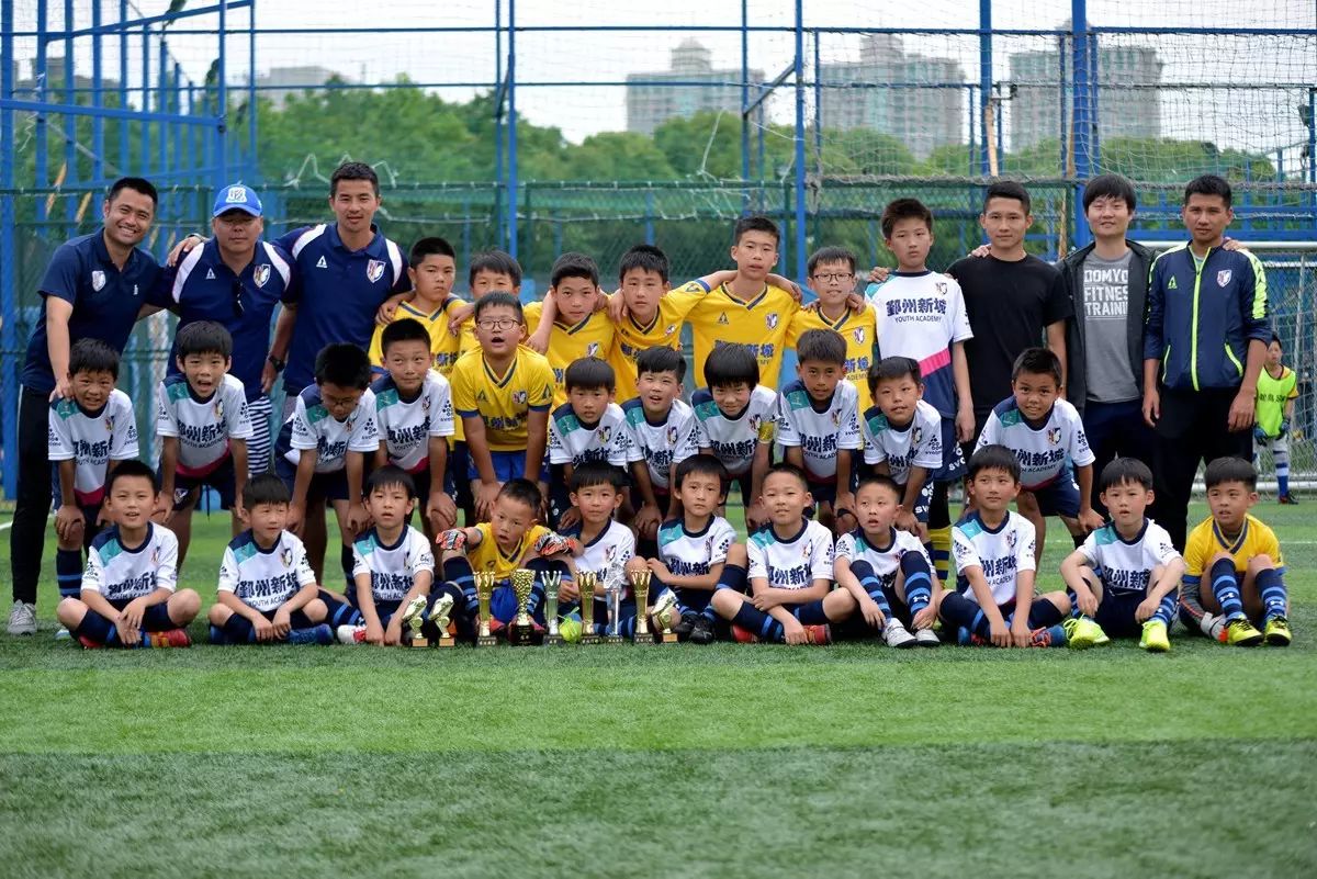 室内人工足球赛规则_人工足球场的施工步骤_足球室内比赛