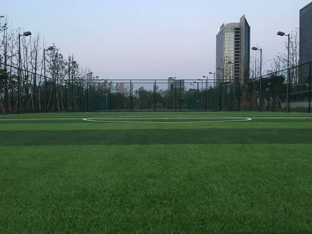 人工足球场的施工步骤_足球室内比赛_室内人工足球赛规则