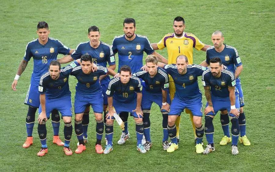 室内人工足球赛规则_人工足球场技术要求_人工足球场的施工步骤