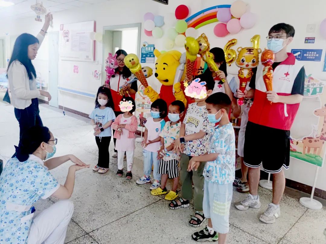 趣味童年贴纸画生活图片_童年趣味生活贴纸怎么画_童年粘贴画