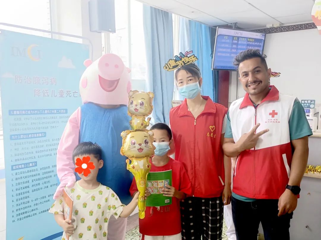 童年趣味生活贴纸怎么画_童年粘贴画_趣味童年贴纸画生活图片