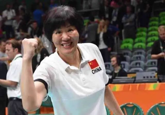 游泳女子冠军评价视频_游泳女子冠军评价语_如何评价游泳冠军女子