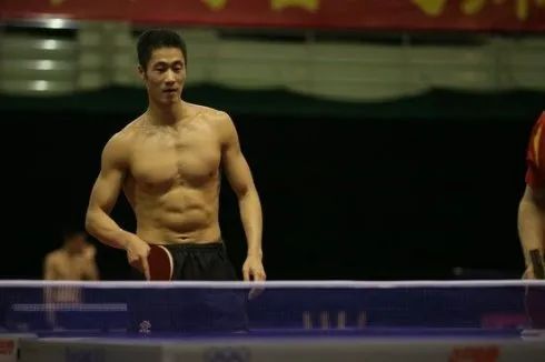 游泳女子冠军评价视频_如何评价游泳冠军女子_游泳女子冠军评价语