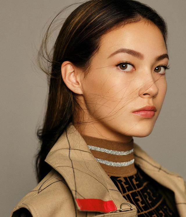 举重运动员街头卖艺_前举重冠军街头卖艺_举重冠军流落街头