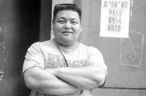 举重冠军大力士没有奖金吗_大力士和举重冠军谁力气大_举重冠军为什么没有大力士