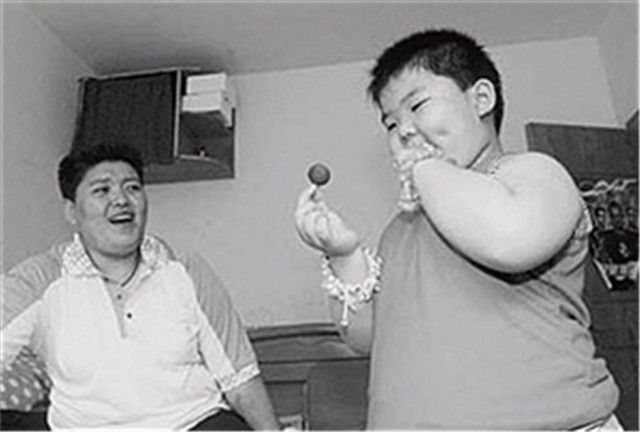 举重运动员vs大力士_举重冠军为什么没有大力士_举重冠军大力士没有奖金吗