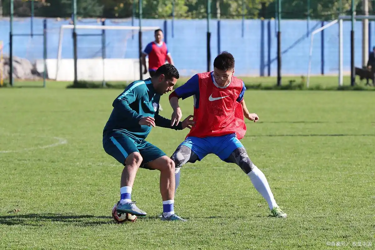 足球技巧名称_足球技巧名词_足球技巧名称比如倒挂金钩