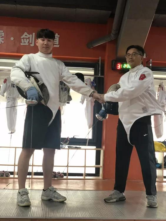 健身用的剑_健身用的剑算管制刀具吗_健身剑价格多少