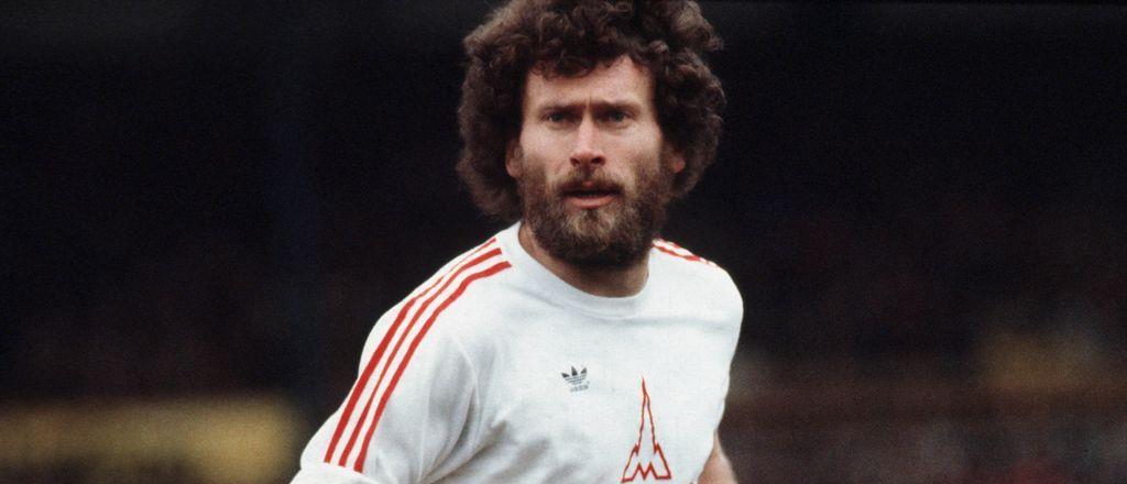 足球冠军玩法_足球球员冠军排行榜_冠军足球球员搭配