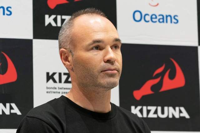 足球谁是冠军_冠军足球球员搭配_足球球员冠军排行榜