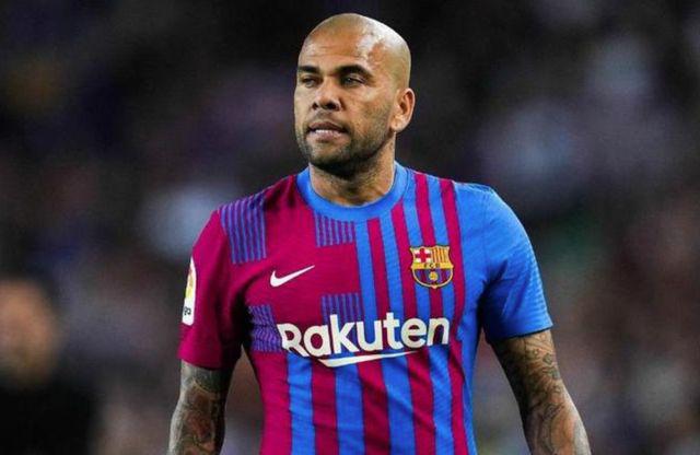 足球谁是冠军_冠军足球球员搭配_足球球员冠军排行榜