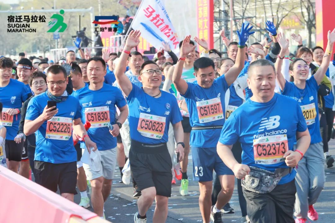 马拉松提供水的地方叫什么_马拉松水站间隔多少_马拉松 水站