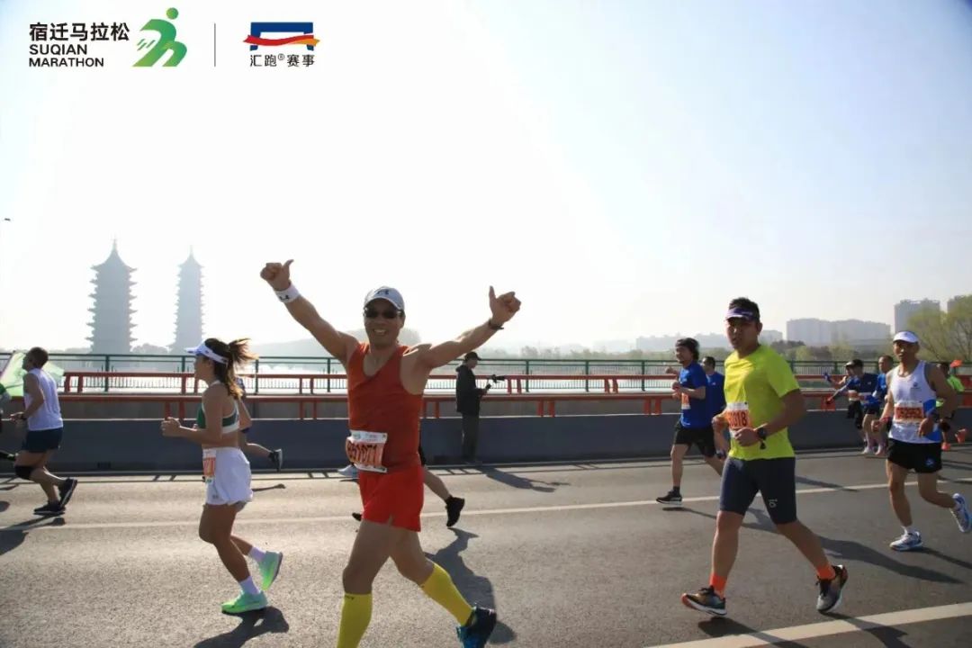马拉松提供水的地方叫什么_马拉松水站间隔多少_马拉松 水站