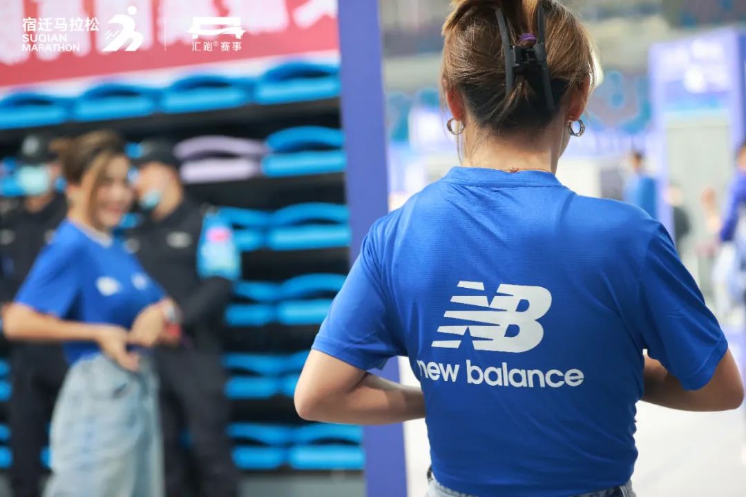 马拉松水站间隔多少_马拉松 水站_马拉松提供水的地方叫什么