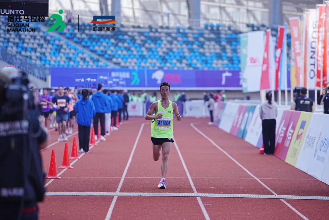 马拉松水站间隔多少_马拉松提供水的地方叫什么_马拉松 水站