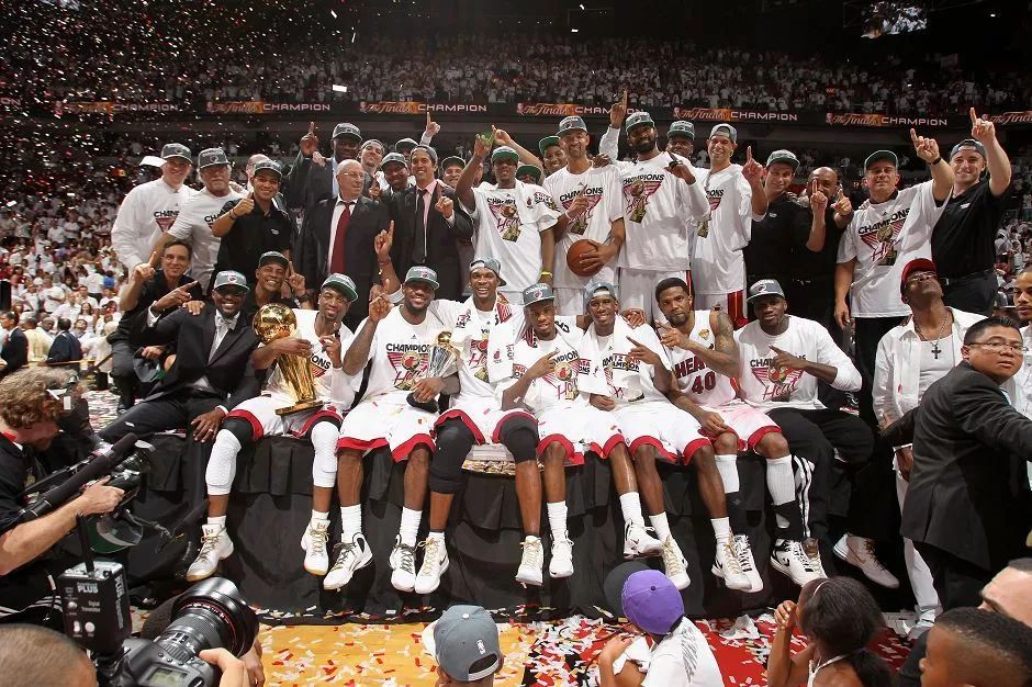 nba阵容最豪华的球队_篮球历史豪华阵容排名最新_nba历史最豪华球队