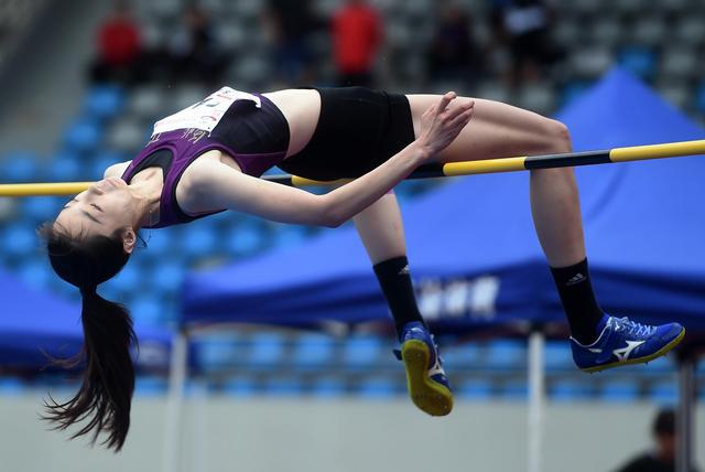 跳高女运动员颜值超高_年轻女子跳高冠军是谁呀_女子跳高冠军身高