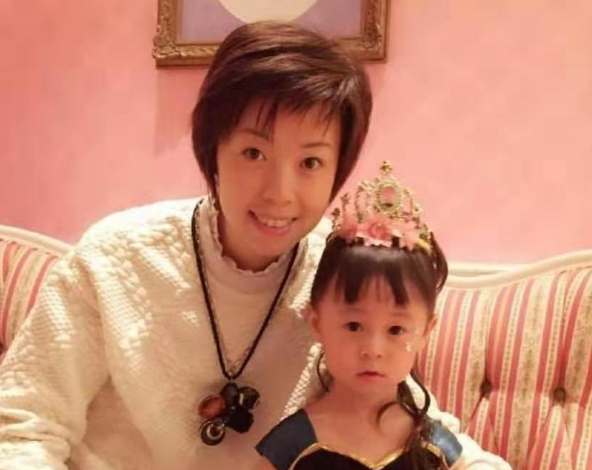 女子举重冠军李莉_举重女子冠军李莉个人资料_举重李丽花