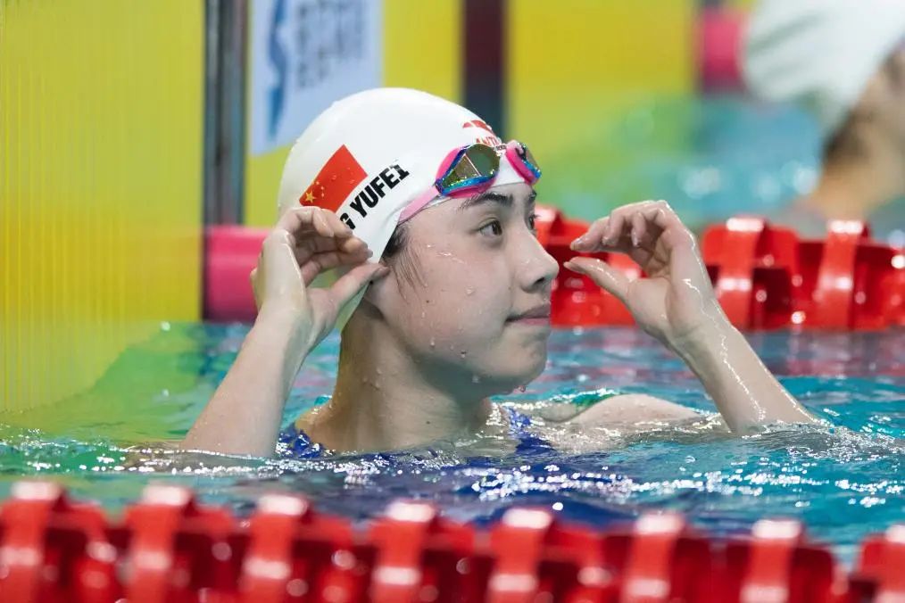 世界游泳冠军梁顺添_游泳运动员梁_女游泳世界冠军梁