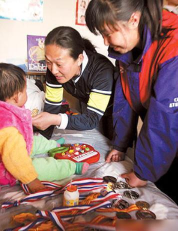 举重冠军沦落街头_沦落成搓澡的举重冠军_举重冠军去搓澡