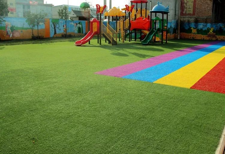 足球比赛中旗子是什么意思_足球规则旗子_足球规则旗子怎么摆